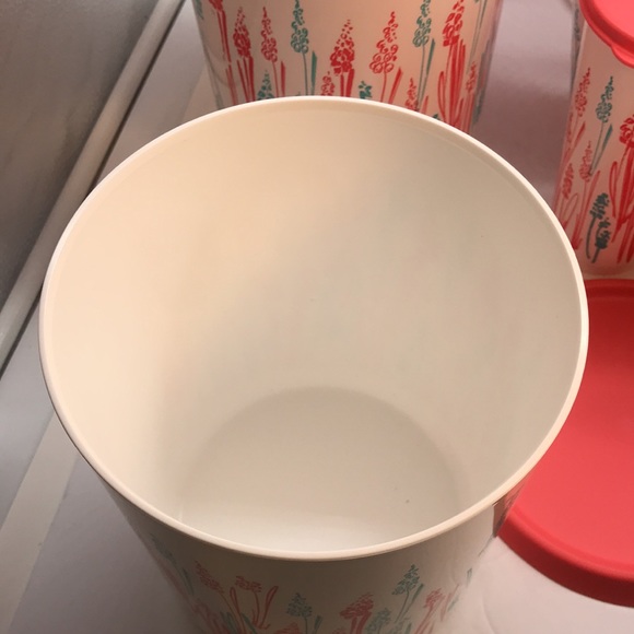 Tupperware  Set of 8  One touch Canister ,1 Jumbo  Jug & (4) Tumbler - Picture 11 of 16